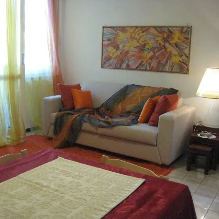 Apartment/ Flat In With 1 Car Park קליארי